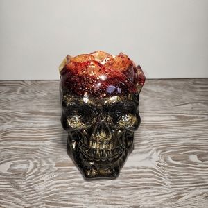 Large skull with rose